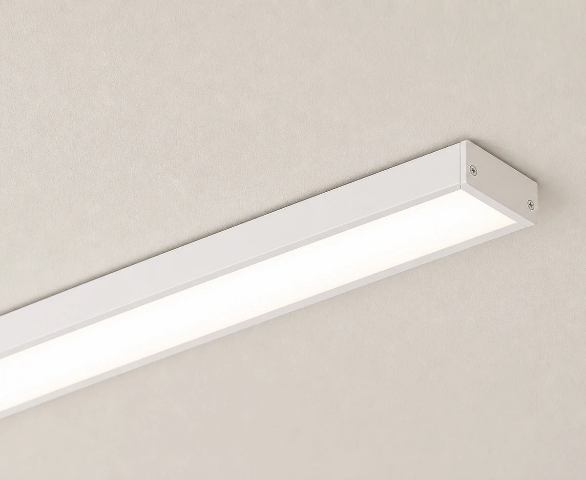 Path recessed low-glare linear LED luminaire